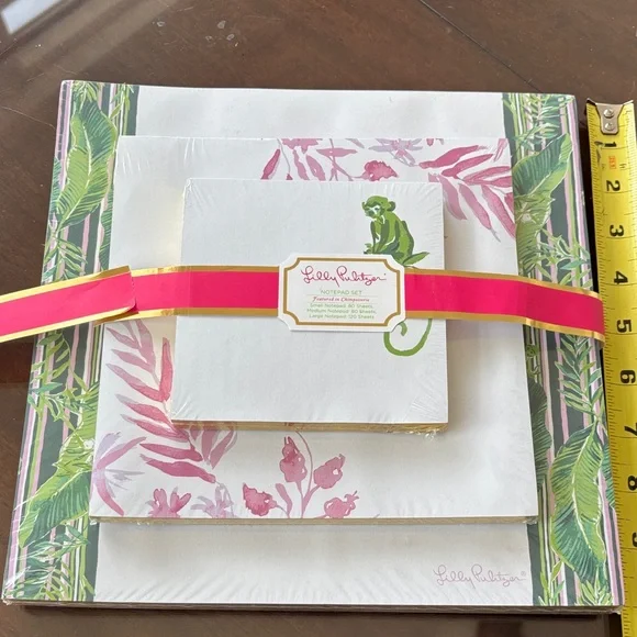 Lilly Pulitzer Pink and Green Leaf Notepad Set of 3 NWT - Picture 5 of 6